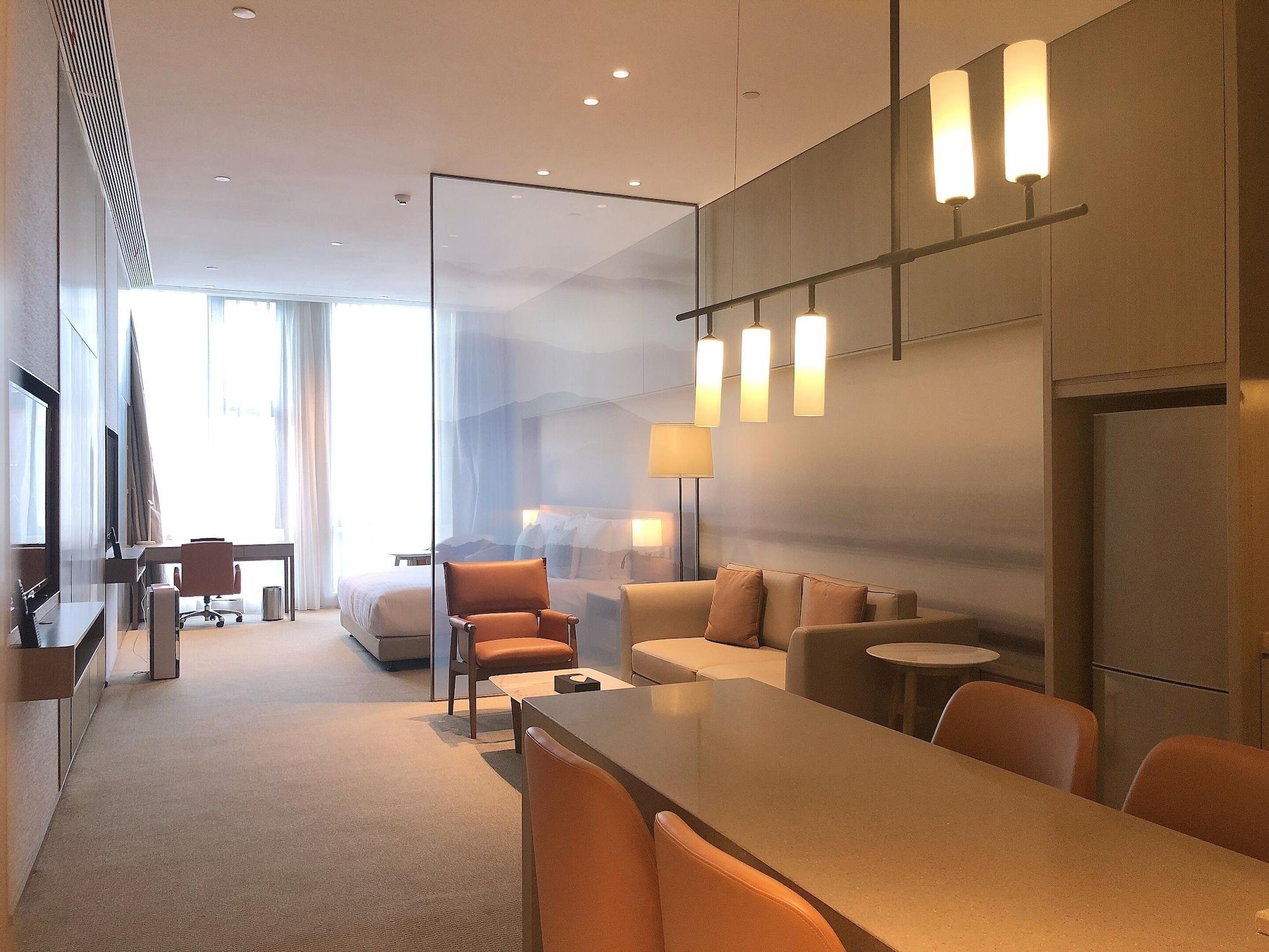 Sincere Hongqiao Aparthotel 4*